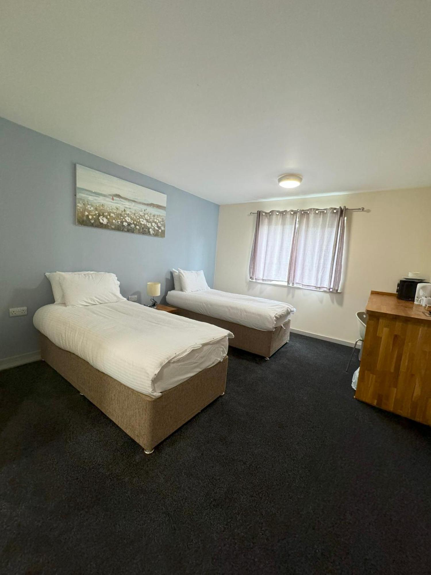 Citilodge Wakefield Hotel By Roomsbooked Bagian luar foto