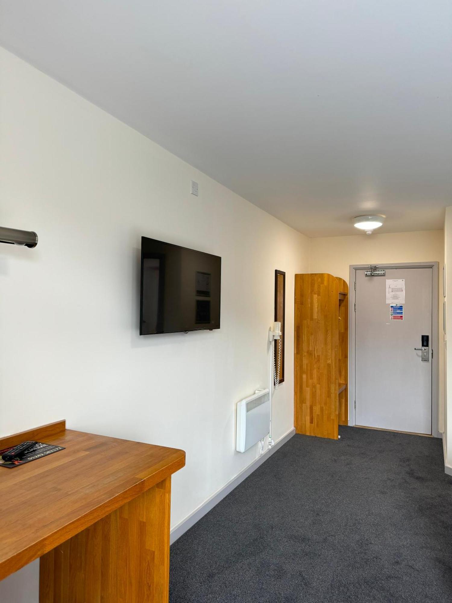 Citilodge Wakefield Hotel By Roomsbooked Bagian luar foto