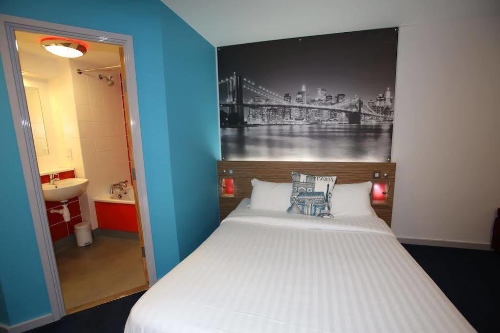 Citilodge Wakefield Hotel By Roomsbooked Bagian luar foto