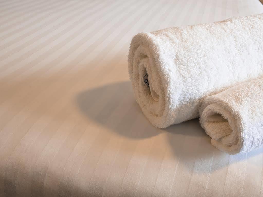Citilodge Wakefield Hotel By Roomsbooked Bagian luar foto